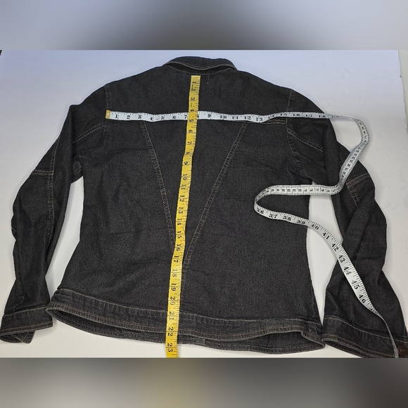 Venus Wonen's Fitted button up Denim Jacket.  4 Pockets, Small - Picture 6 of 11